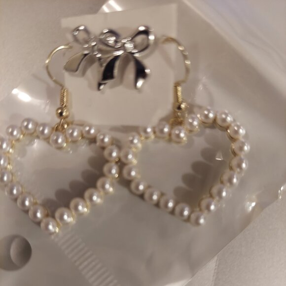 Earrings Set - Picture 1 of 2